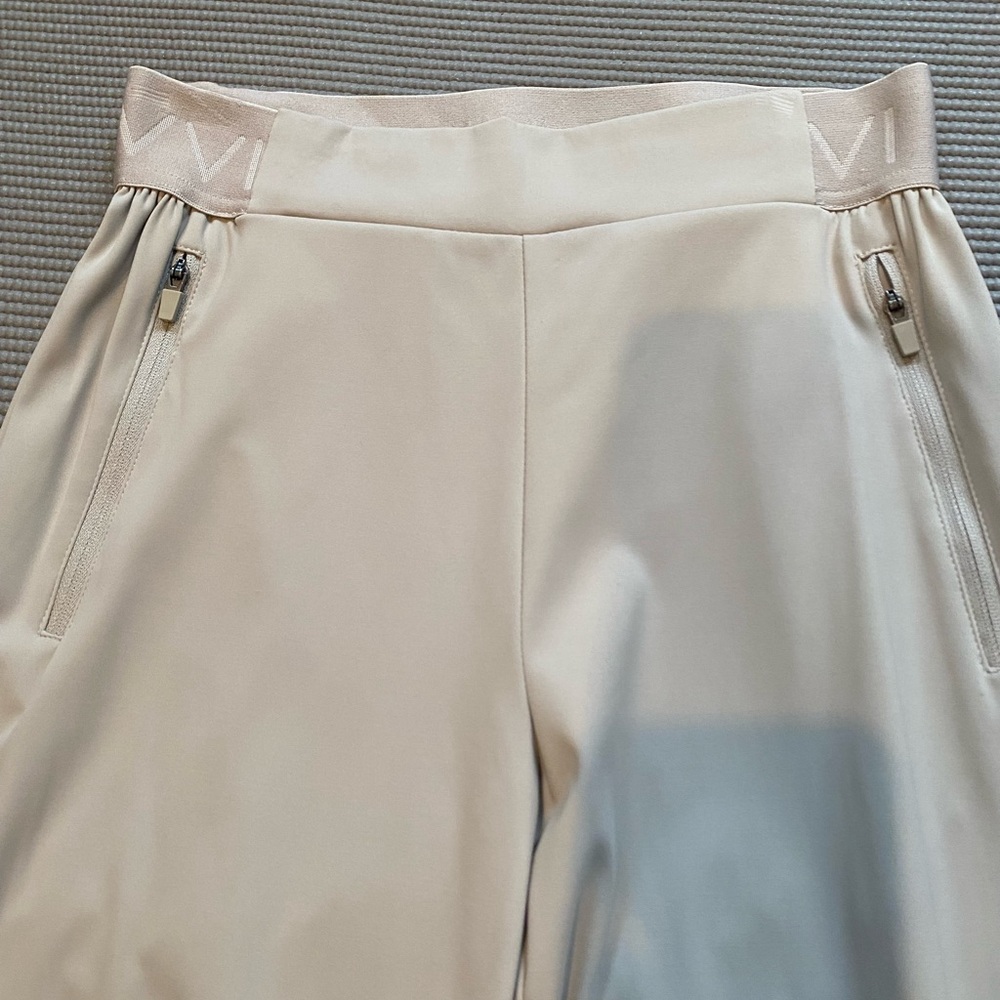 Comfortable beige joggers - Picture 4 of 4